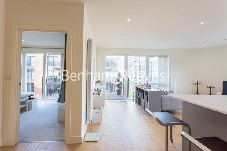 2 bedroom(s) flat to rent in Thunderer Walk, Woolwich, SE18-image 14