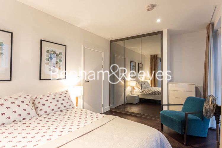 3  bedrooms flat to rent in Victory Parade, Woolwich, SE18-image 3