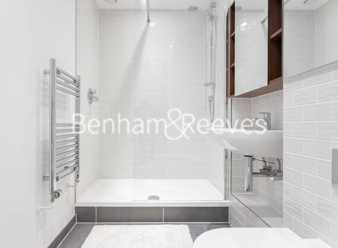 3  bedrooms flat to rent in Victory Parade, Woolwich, SE18-image 4