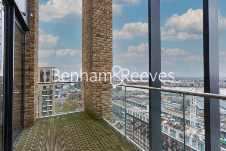 3 bedrooms flat to rent in Victory Parade, Woolwich, SE18-image 5