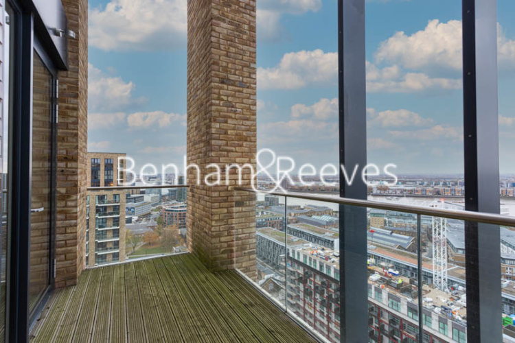 3  bedrooms flat to rent in Victory Parade, Woolwich, SE18-image 5