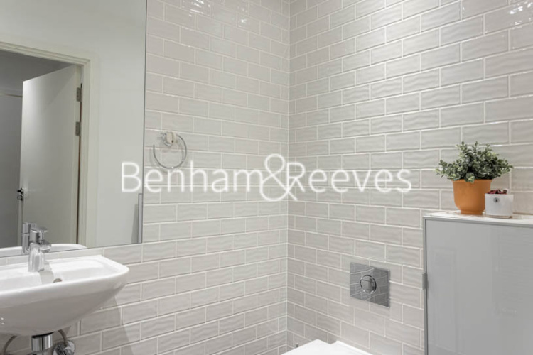 3  bedrooms flat to rent in Victory Parade, Woolwich, SE18-image 10