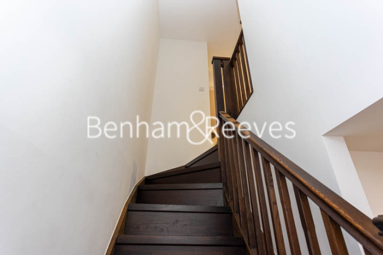 3 bedrooms flat to rent in Victory Parade, Woolwich, SE18-image 11