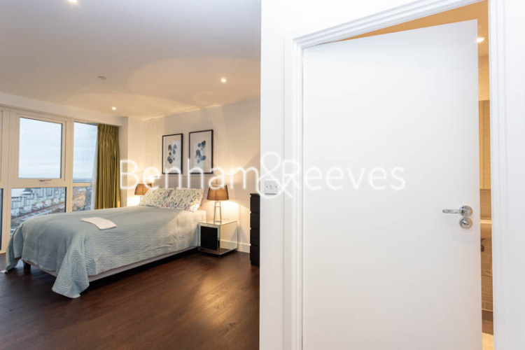 3 bedrooms flat to rent in Victory Parade, Woolwich, SE18-image 16