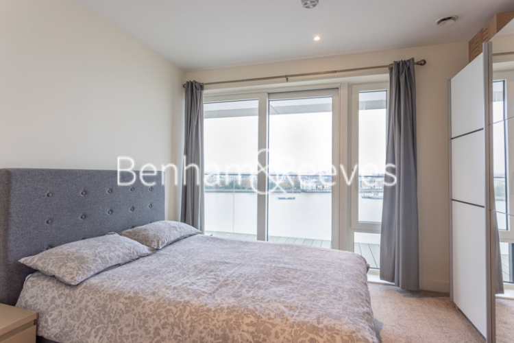 2  bedrooms flat to rent in Duke of Wellington Avenue, Woolwich, SE18-image 3