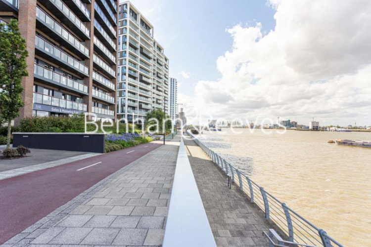 2 bedrooms flat to rent in Duke of Wellington Avenue, Woolwich, SE18-image 18