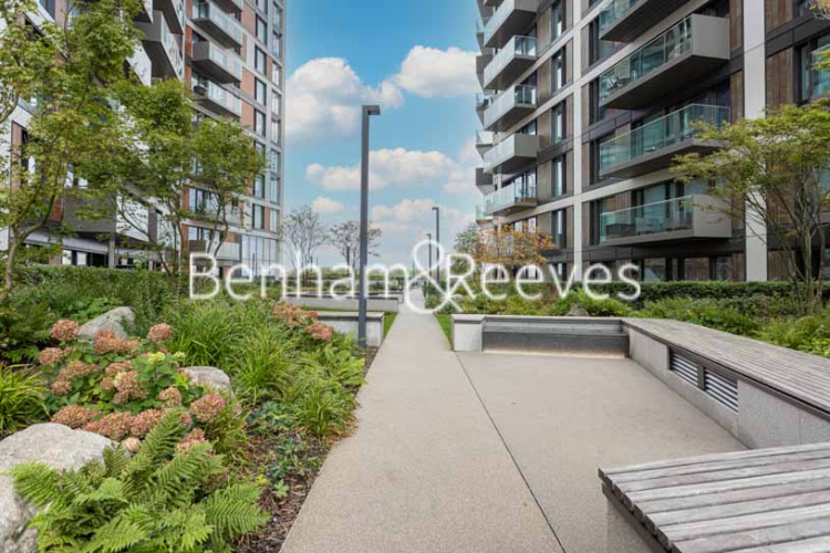 2  bedrooms flat to rent in Duke of Wellington Avenue, Woolwich, SE18-image 26