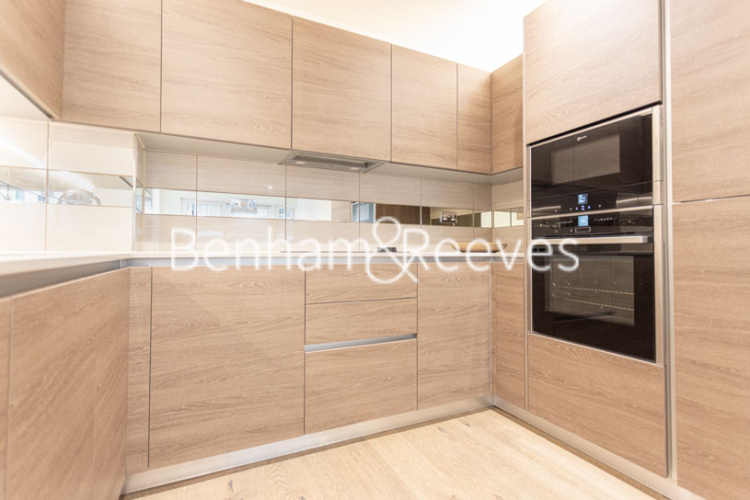 2  bedrooms flat to rent in Duke of Wellington, Woolwich, SE18-image 2