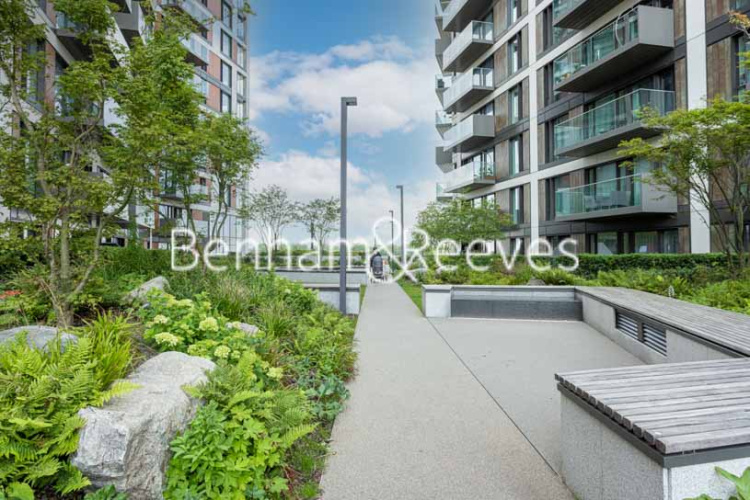 2  bedrooms flat to rent in Duke of Wellington, Woolwich, SE18-image 24