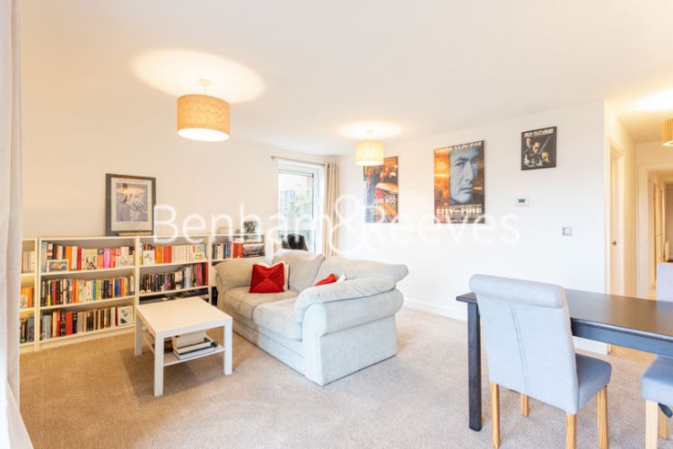 2  bedrooms flat to rent in Erebus Drive, Woolwich, SE28-image 1