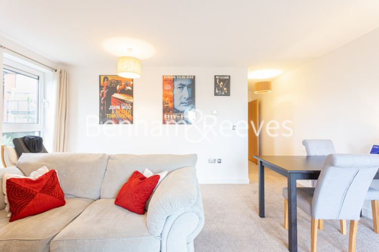 2 bedrooms flat to rent in Erebus Drive, Woolwich, SE28-image 7