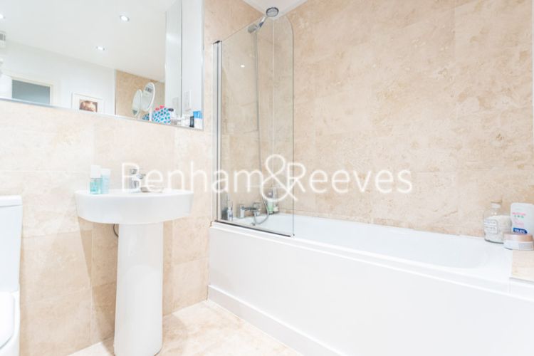 2  bedrooms flat to rent in Erebus Drive, Woolwich, SE28-image 16