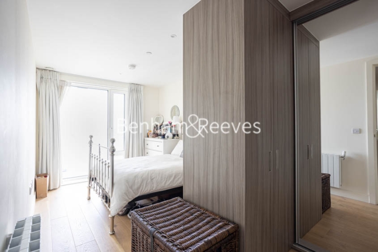 2 bedrooms flat to rent in Duke of Wellington Avenue, Woolwich, SE18-image 13