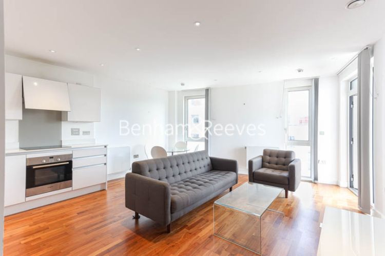 2  bedrooms flat to rent in John Donne Way, Woolwich, SE10-image 1