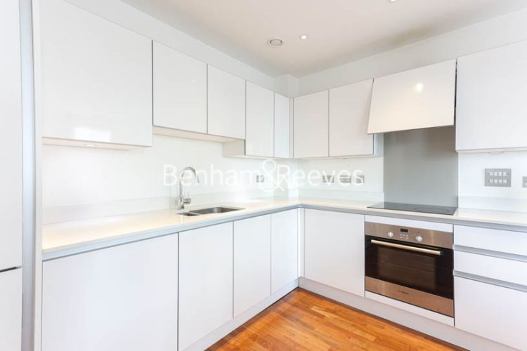 2  bedrooms flat to rent in John Donne Way, Woolwich, SE10-image 2