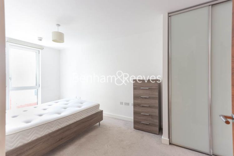 2  bedrooms flat to rent in John Donne Way, Woolwich, SE10-image 17