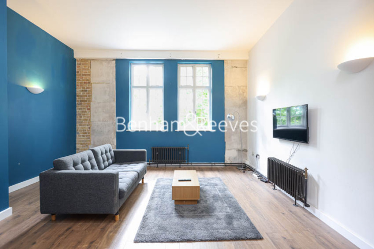 1  bedroom flat to rent in Marlborough Road, Woolwich, SE18-image 1