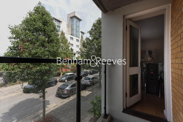 2 bedrooms flat to rent in Erebus Drive, Woolwich, SE28-image 6