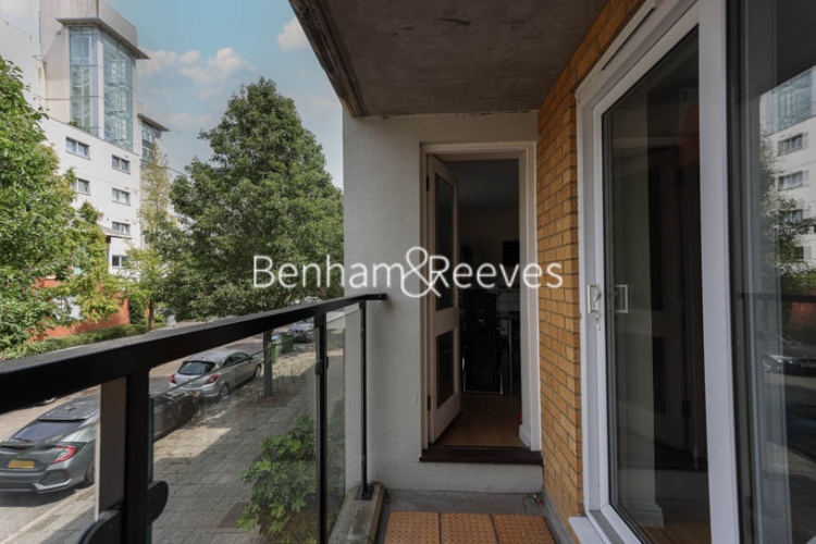 2 bedrooms flat to rent in Erebus Drive, Woolwich, SE28-image 12