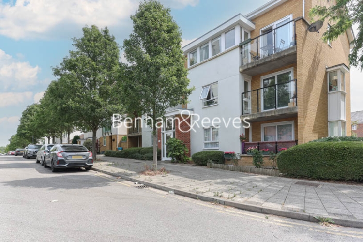 2  bedrooms flat to rent in Erebus Drive, Woolwich, SE28-image 13