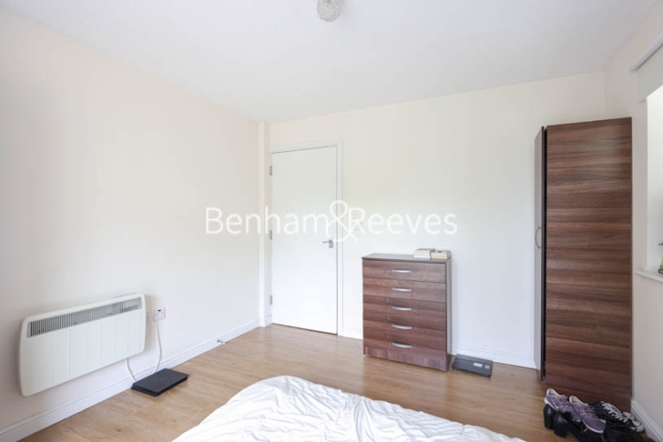 2 bedrooms flat to rent in Erebus Drive, Woolwich, SE28-image 17