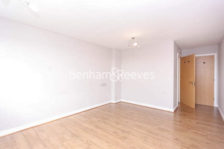 2 bedrooms flat to rent in Erebus Drive, Woolwich, SE18-image 17