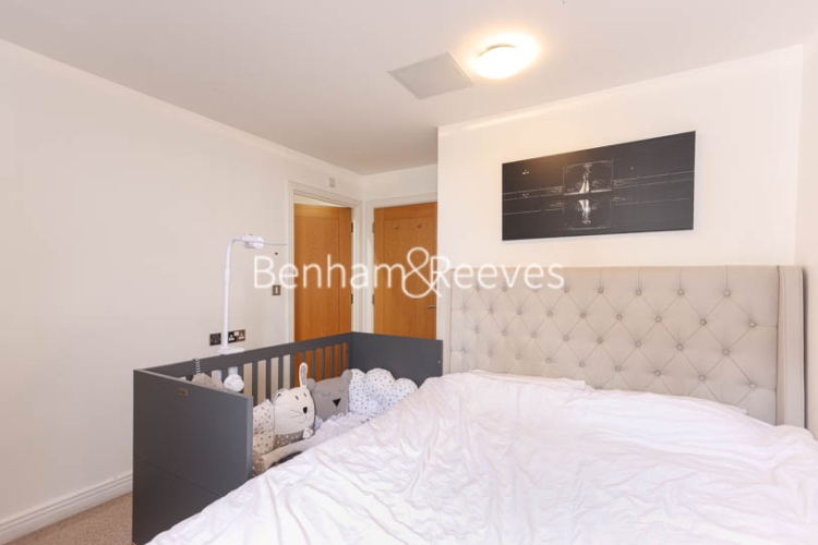 2 bedrooms flat to rent in Erebus Drive, Woolwich, SE18-image 3