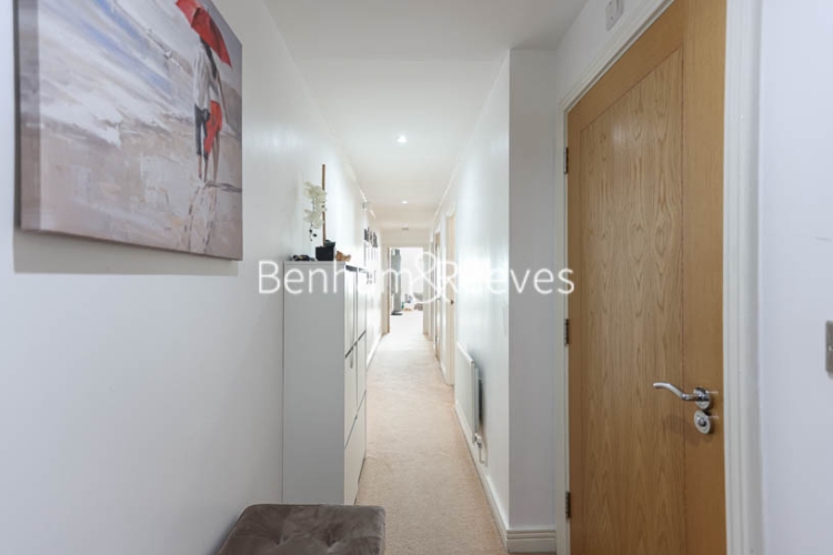 2 bedrooms flat to rent in Erebus Drive, Woolwich, SE18-image 15