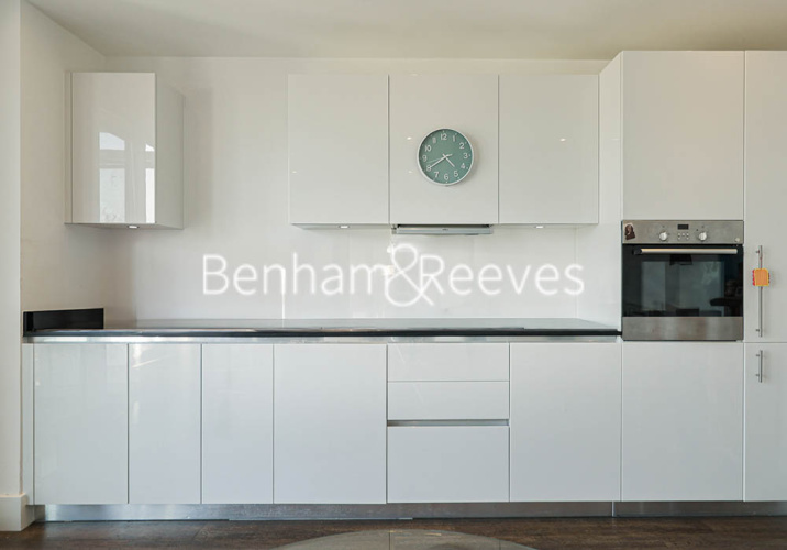 1  bedroom flat to rent in Victory Parade Royal, Arsenal Riverside, SE18-image 2