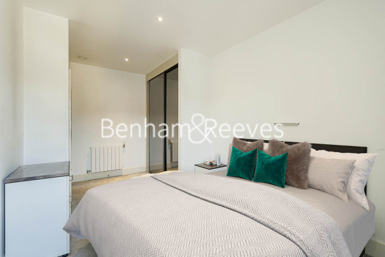 1  bedroom flat to rent in Victory Parade Royal, Arsenal Riverside, SE18-image 3
