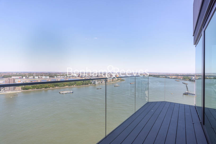 3  bedrooms flat to rent in Brigadier Walk, Royal Arsenal Riverside, SE18-image 17