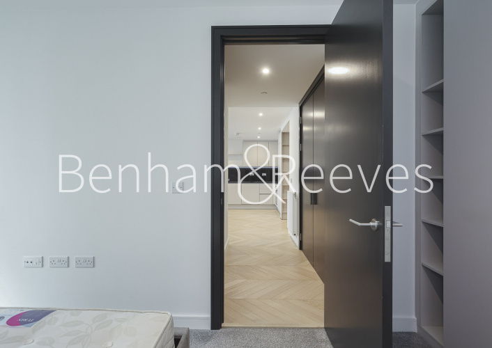 1  bedroom flat to rent in Brigadier Walk, Royal Arsenal Riverside, SE18-image 11