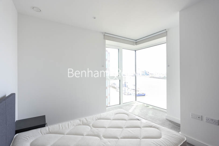 2  bedrooms flat to rent in Brigadier Walk, Royal Arsenal Riverside, SE18-image 15