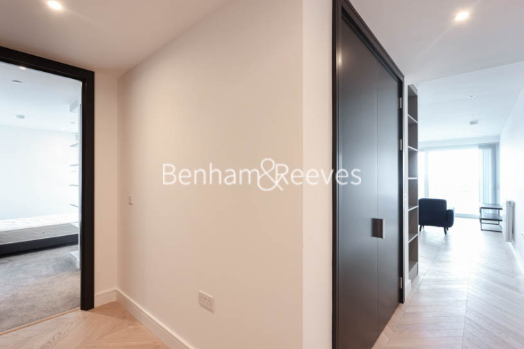 2  bedrooms flat to rent in Brigadier Walk, Royal Arsenal Riverside, SE18-image 16