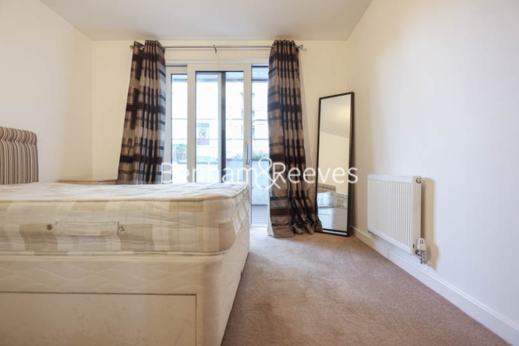 1  bedroom flat to rent in Barge Walk, Woolwich, SE10-image 8