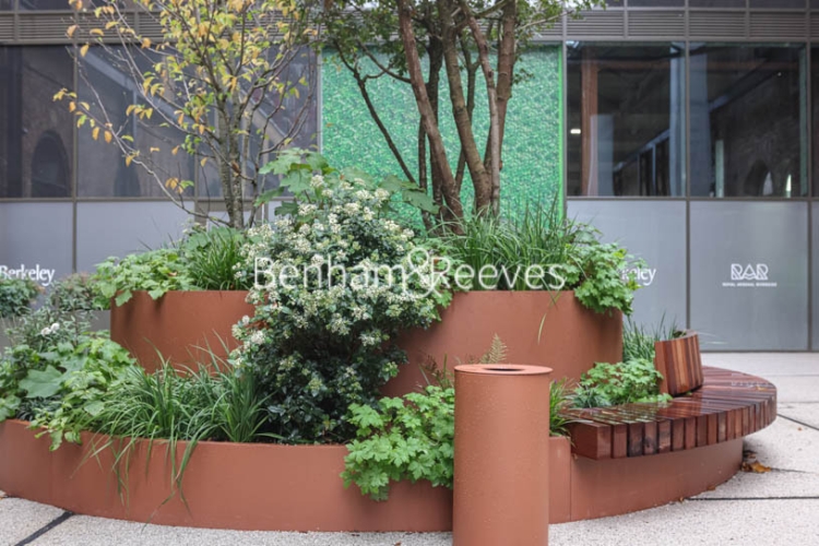 2  bedrooms flat to rent in Windsor Square, Woolwich, SE18-image 7