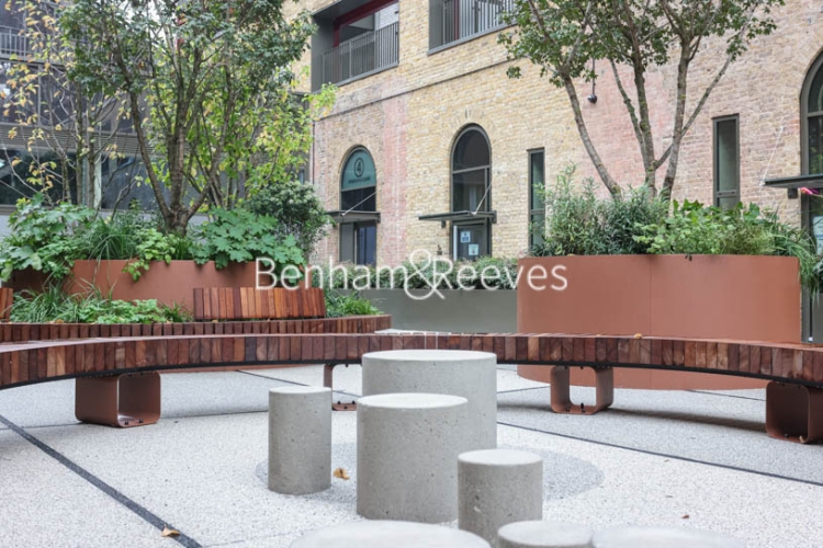 2  bedrooms flat to rent in Windsor Square, Woolwich, SE18-image 16