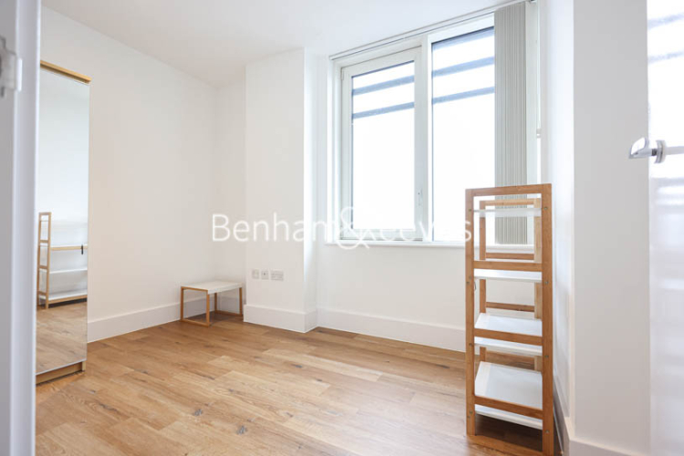 3  bedrooms flat to rent in Plumstead Road, Woolwich, SE18-image 27