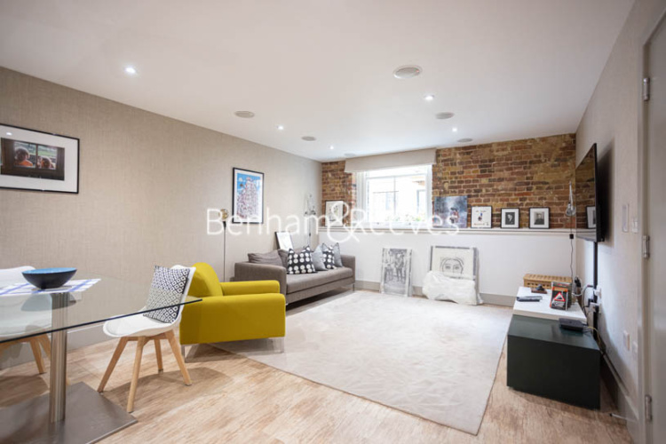 3  bedrooms house to rent in Major Draper Street, Royal Arsenal Riverside, SE18-image 1