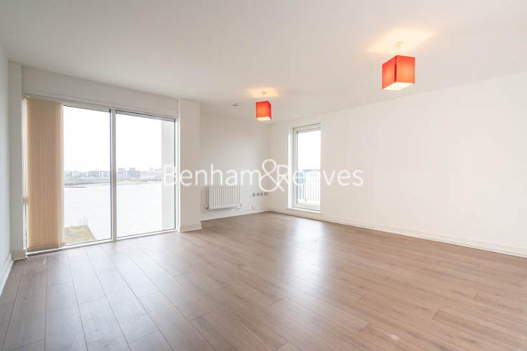 2  bedrooms flat to rent in Erebus Drive, Woolwich, SE28-image 1