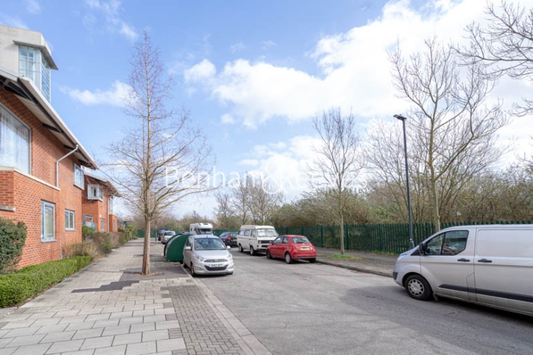 2  bedrooms flat to rent in Erebus Drive, Woolwich, SE28-image 6