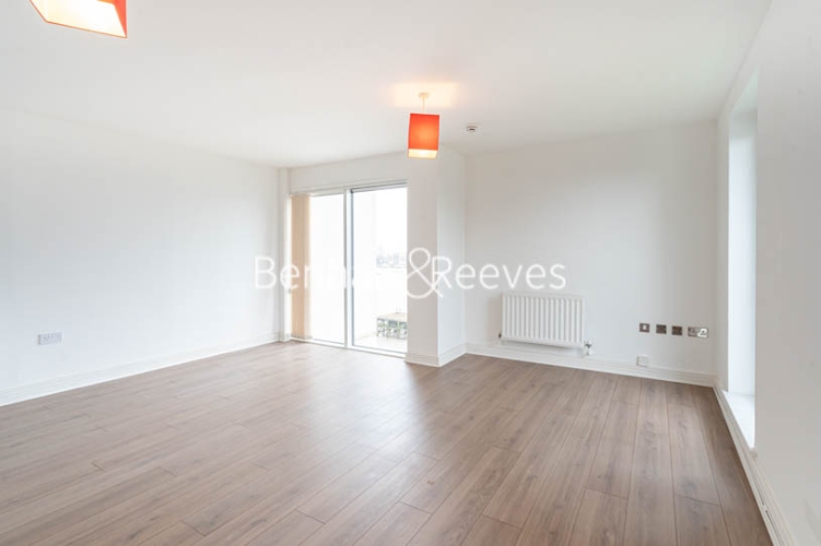 2  bedrooms flat to rent in Erebus Drive, Woolwich, SE28-image 7