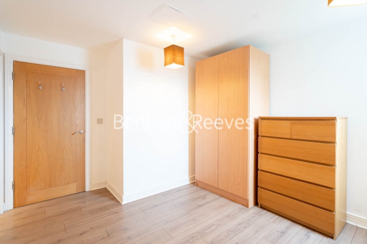 2  bedrooms flat to rent in Erebus Drive, Woolwich, SE28-image 15