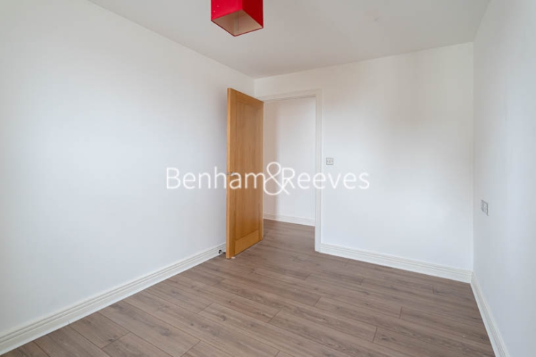 2  bedrooms flat to rent in Erebus Drive, Woolwich, SE28-image 18