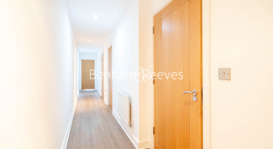 2  bedrooms flat to rent in Erebus Drive, Woolwich, SE28-image 20