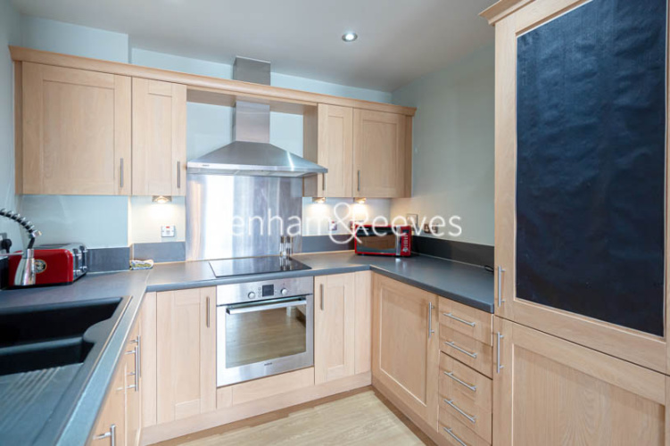 2  bedrooms flat to rent in Portland Place, Greenhithe, DA9-image 2