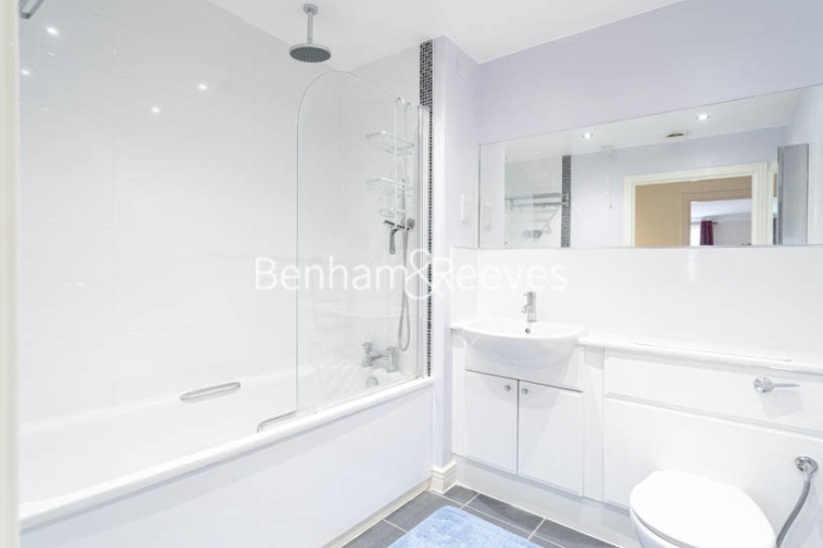 2 bedrooms flat to rent in Erebus Drive, Woolwich, SE28-image 4