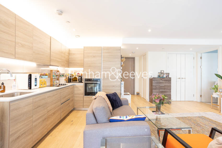 1 bedroom flat to rent in Duke Of Wellington Avenue, Woolwich, SE18-image 2