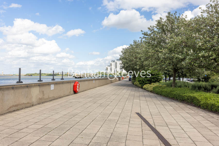 1  bedroom flat to rent in Duke Of Wellington Avenue, Woolwich, SE18-image 8