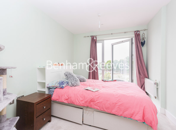 2  bedrooms flat to rent in Love Lane, Woolwich Central, SE18-image 3
